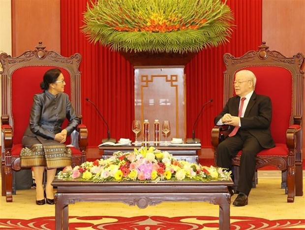Vietnam always gives highest priority to relations with Laos Party chief